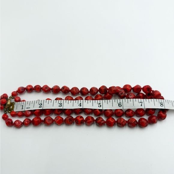 VINTAGE WEST GERMANY RED ART Howlite Red Turquoise Gemstone Two Strand Necklace - Picture 8 of 8